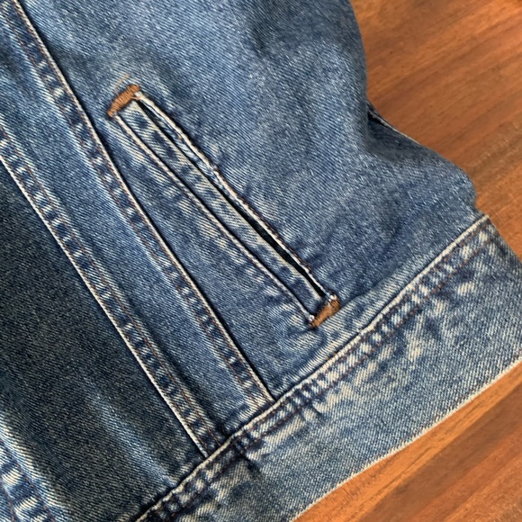Vintage men’s Lee jean jacket..nicely worn in. - Picture 6 of 8
